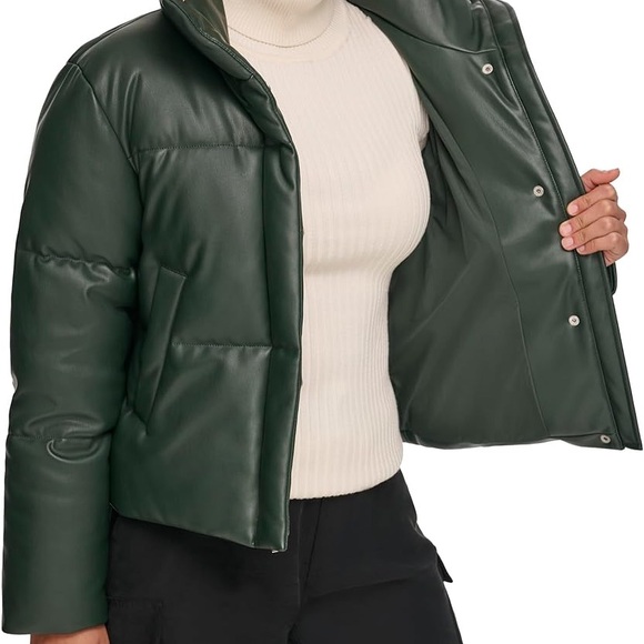 Levi’s Green Vegan Leather
Puffer Jacket Medium - Picture 5 of 6